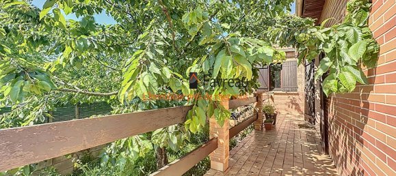 3 bedrooms House in Villejuif, France No. 187126 8