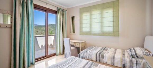 6 bedrooms Villa in Benahavis, Spain No. 4639 24