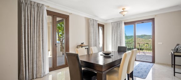 6 bedrooms Villa in Benahavis, Spain No. 4639 6