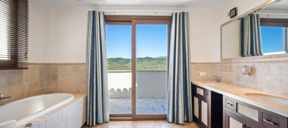 6 bedrooms Villa in Benahavis, Spain No. 4639 14