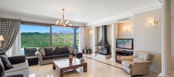 6 bedrooms Villa in Benahavis, Spain No. 4639 4