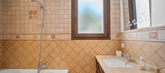 6 bedrooms Villa in Benahavis, Spain No. 4639 20