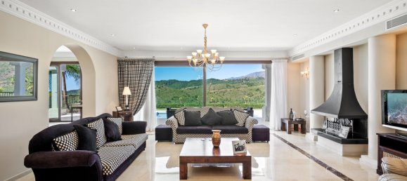 6 bedrooms Villa in Benahavis, Spain No. 4639 5
