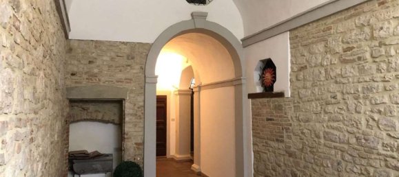 Квартира с 2 комнатами в Тоди, Италия № 263579 6