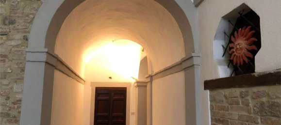 Квартира с 2 комнатами в Тоди, Италия № 263579 5