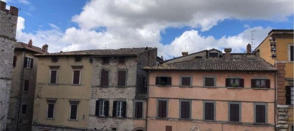 Квартира с 2 комнатами в Тоди, Италия № 263579 3