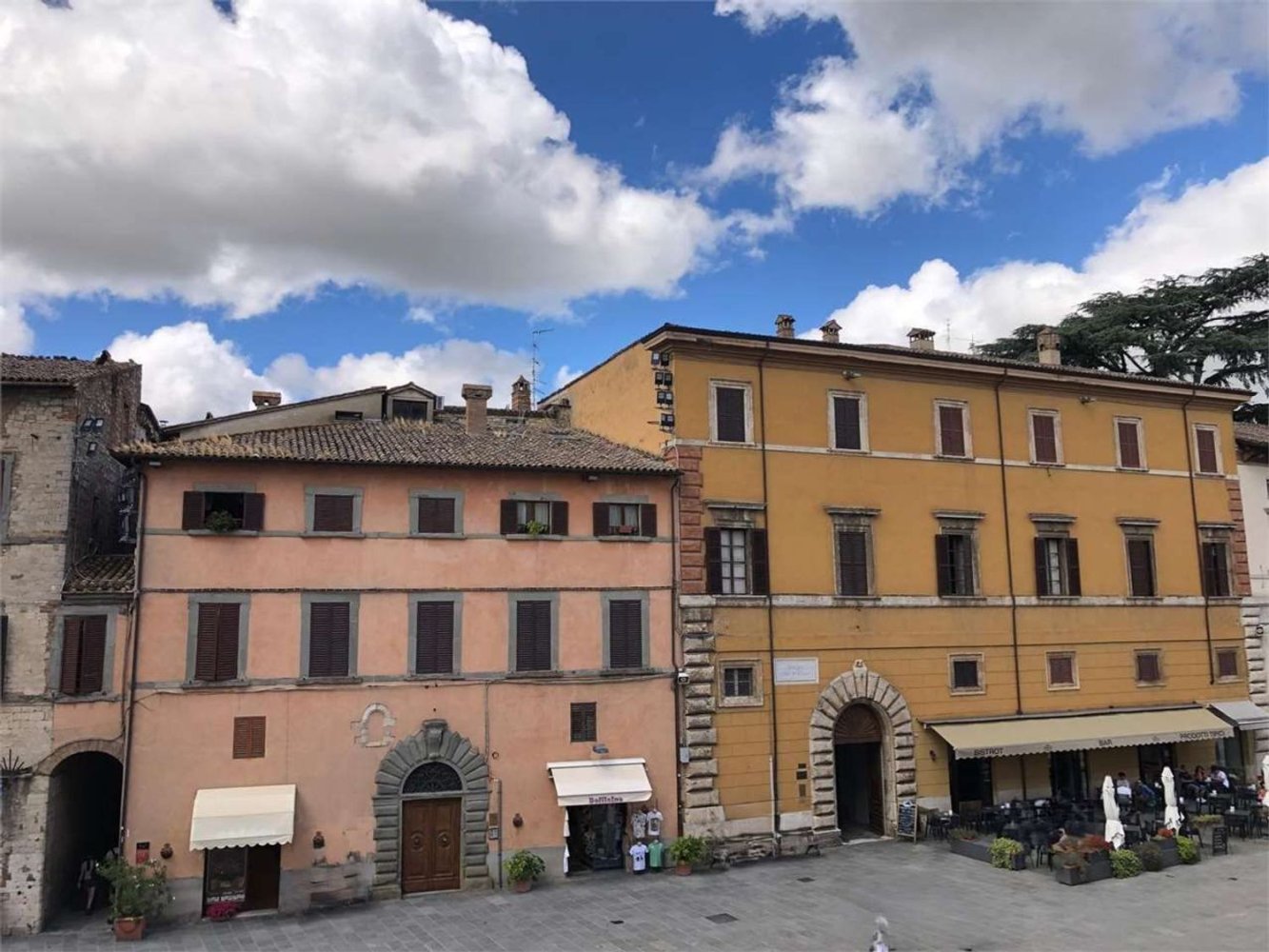 Квартира с 2 комнатами в Тоди, Италия № 263579