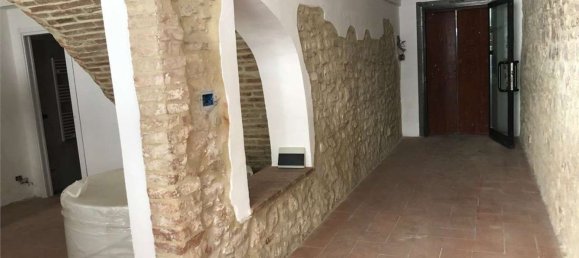 Квартира с 2 комнатами в Тоди, Италия № 263579 9