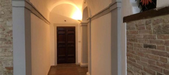 Квартира с 2 комнатами в Тоди, Италия № 263579 4