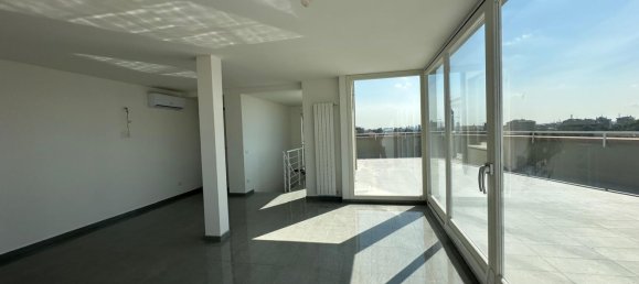 4 bedrooms Penthouse in Rho, Italy No. 364216 23