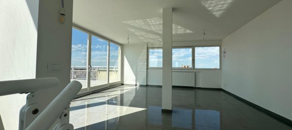 4 bedrooms Penthouse in Rho, Italy No. 364216 8