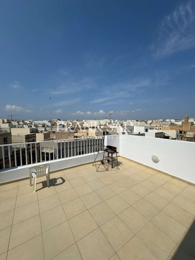 Пентхаус с 2 спальнями в Хамрун, Мальта № 10544