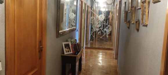 4 bedrooms Apartment in Leon, Spain No. 66423 36