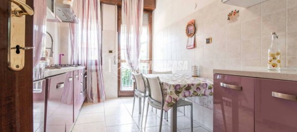 2 bedrooms Villa in Canegrate, Italy No. 283580 4