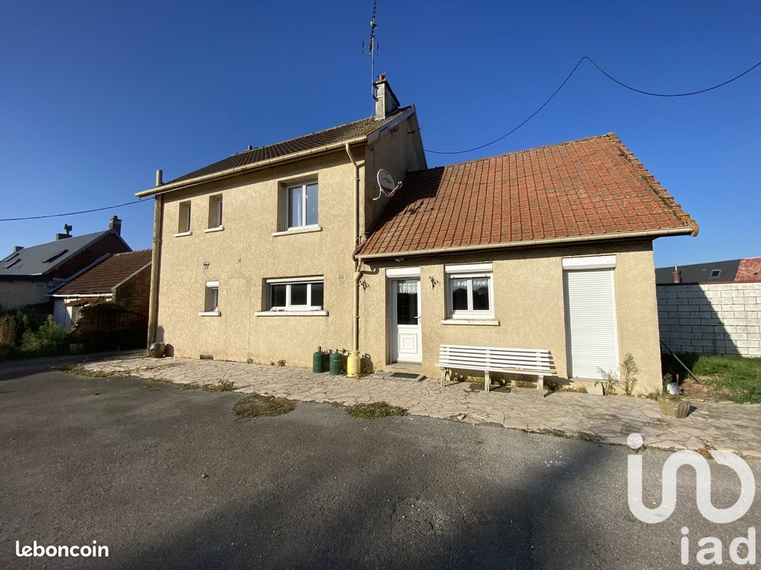 Casa de 4 dormitorios en Rosieres-en-Santerre, France No. 252295