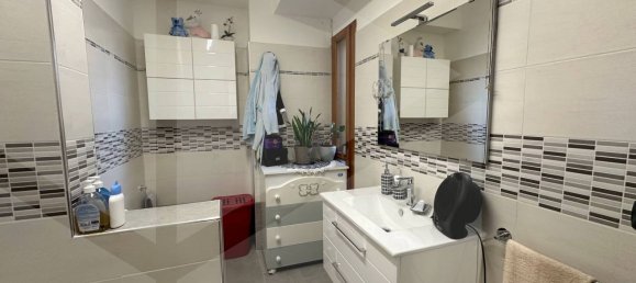 4غرفة شقة في Avezzano, Italy رقم 19078 52