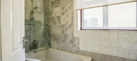 4 bedrooms House in Shirley, United Kingdom No. 10540 13