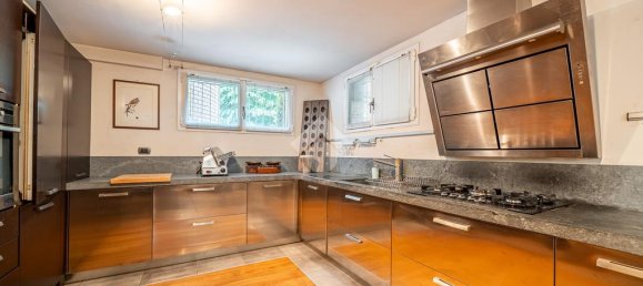 5 bedrooms Villa in Reggio Emilia, Italy No. 310057 35