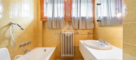 5 bedrooms Villa in Reggio Emilia, Italy No. 310057 23