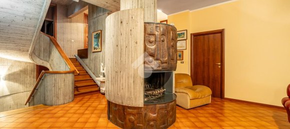 5 bedrooms Villa in Reggio Emilia, Italy No. 310057 12