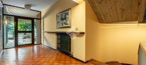 5 bedrooms Villa in Reggio Emilia, Italy No. 310057 4