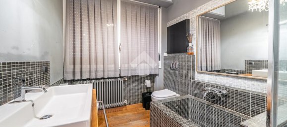 5 bedrooms Villa in Reggio Emilia, Italy No. 310057 37