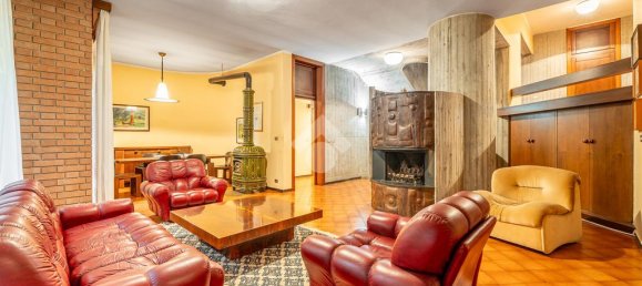 5 bedrooms Villa in Reggio Emilia, Italy No. 310057 8