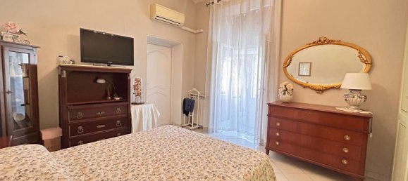 6 rooms Apartment in Naples, Italy No. 275903 10