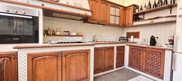 6 rooms Apartment in Naples, Italy No. 275903 5