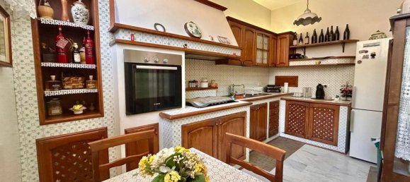 6 rooms Apartment in Naples, Italy No. 275903 3