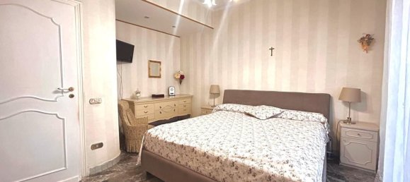 6 rooms Apartment in Naples, Italy No. 275903 9