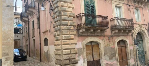 Apartamento de 3 dormitorios en Noto, Italy No. 359872 2