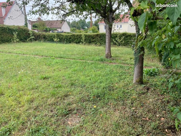 390m² Land in Le Vaudreuil, France No. 360440