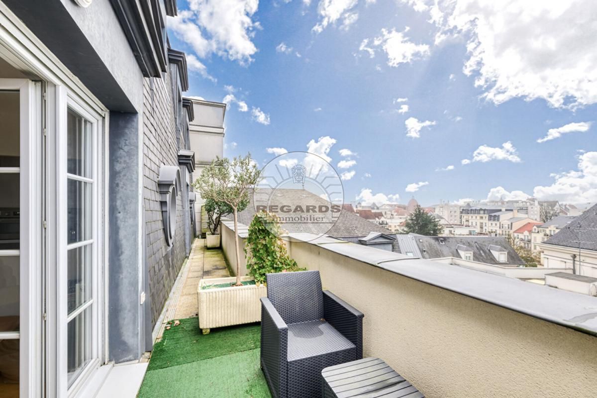 3 bedrooms Duplex in Le Plessis-Robinson, France No. 151580