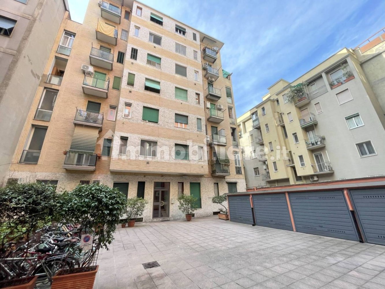 1 bedroom Apartment in Milan, Italy No. 313932