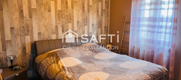 4 bedrooms House in Mennevret, France No. 39024 13