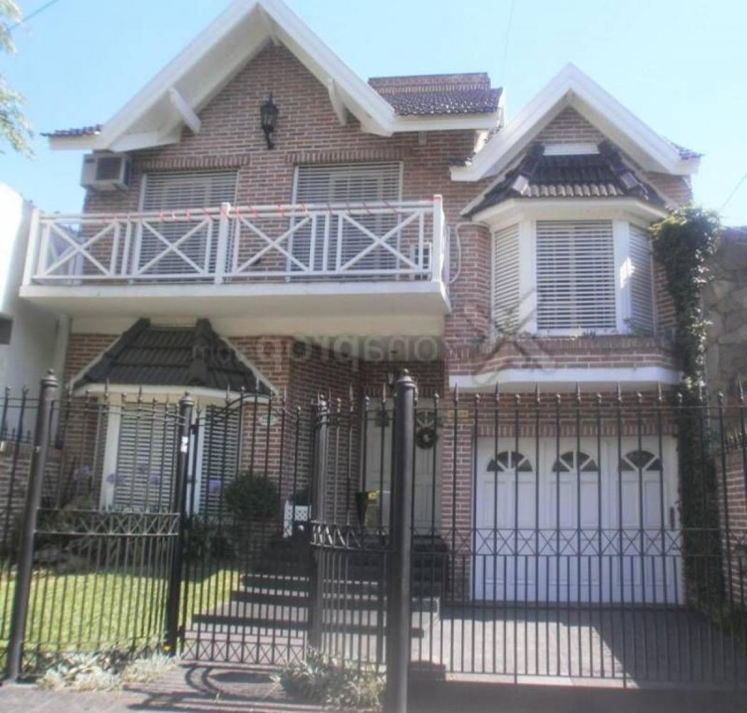 4 bedrooms House in Almirante Brown, Argentina No. 78980