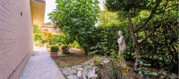 Дом с 4 комнатами в Нови ди Модена, Италия № 20018 18