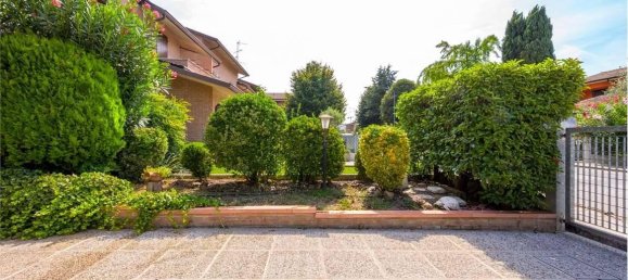 Дом с 4 комнатами в Нови ди Модена, Италия № 20018 14