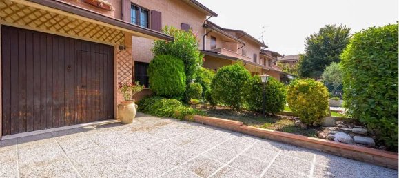 Дом с 4 комнатами в Нови ди Модена, Италия № 20018 12