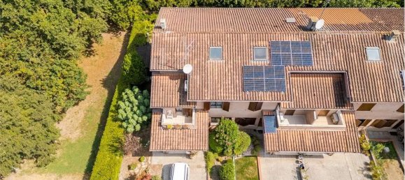 Дом с 4 комнатами в Нови ди Модена, Италия № 20018 42