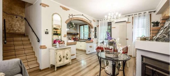 Дом с 4 комнатами в Нови ди Модена, Италия № 20018 8