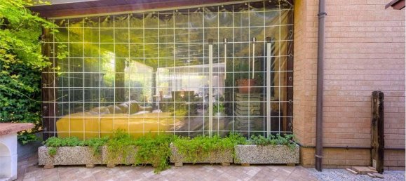 Дом с 4 комнатами в Нови ди Модена, Италия № 20018 19