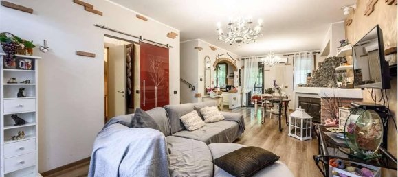 Дом с 4 комнатами в Нови ди Модена, Италия № 20018 6