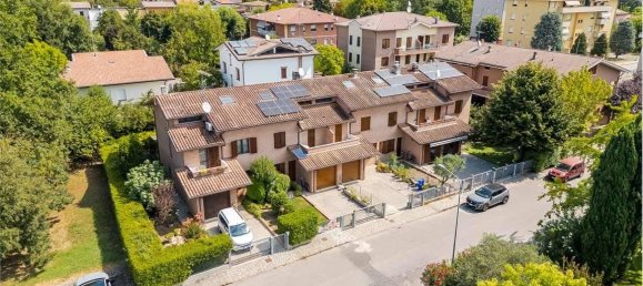 Дом с 4 комнатами в Нови ди Модена, Италия № 20018 44