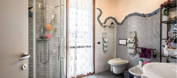 Дом с 4 комнатами в Нови ди Модена, Италия № 20018 31