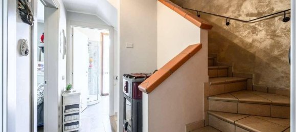 Дом с 4 комнатами в Нови ди Модена, Италия № 20018 27