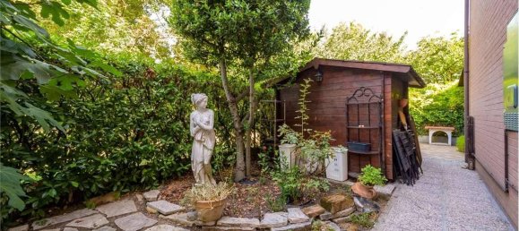 Дом с 4 комнатами в Нови ди Модена, Италия № 20018 17