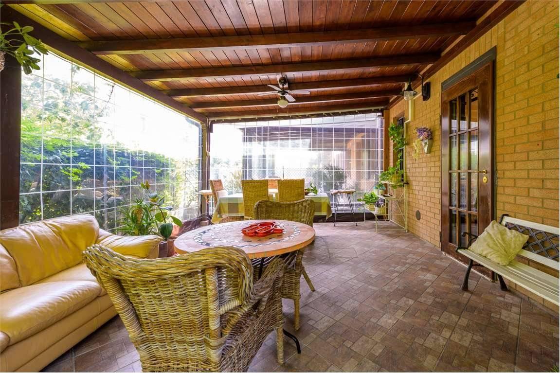 4 rooms House in Novi di Modena, Italy No. 20018