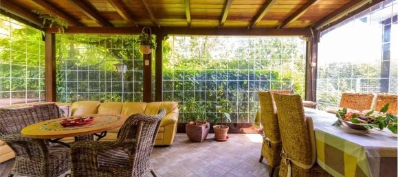 Дом с 4 комнатами в Нови ди Модена, Италия № 20018 2